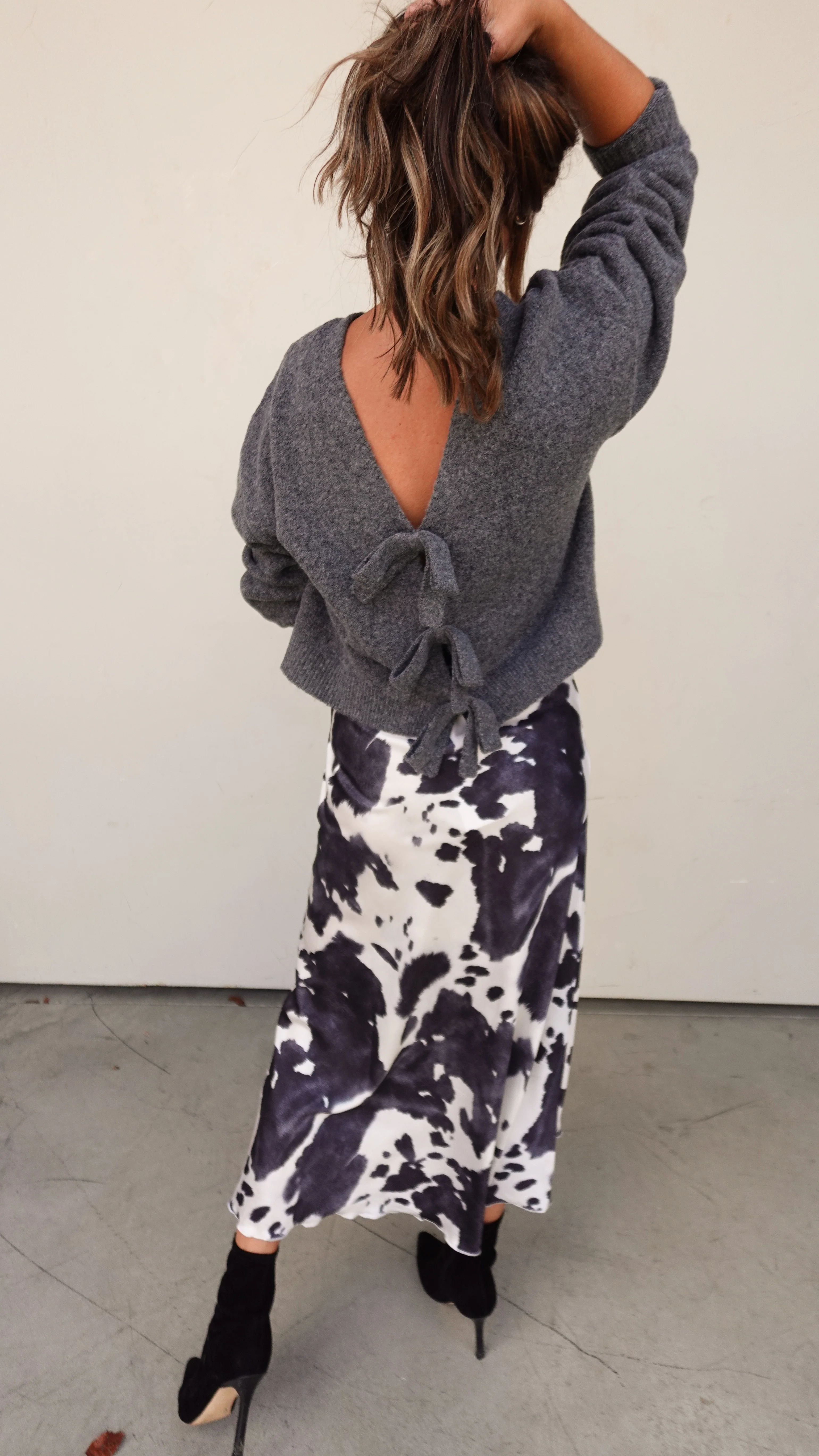 Charcoal Reversible Sweater with Bow Detail - Image 3