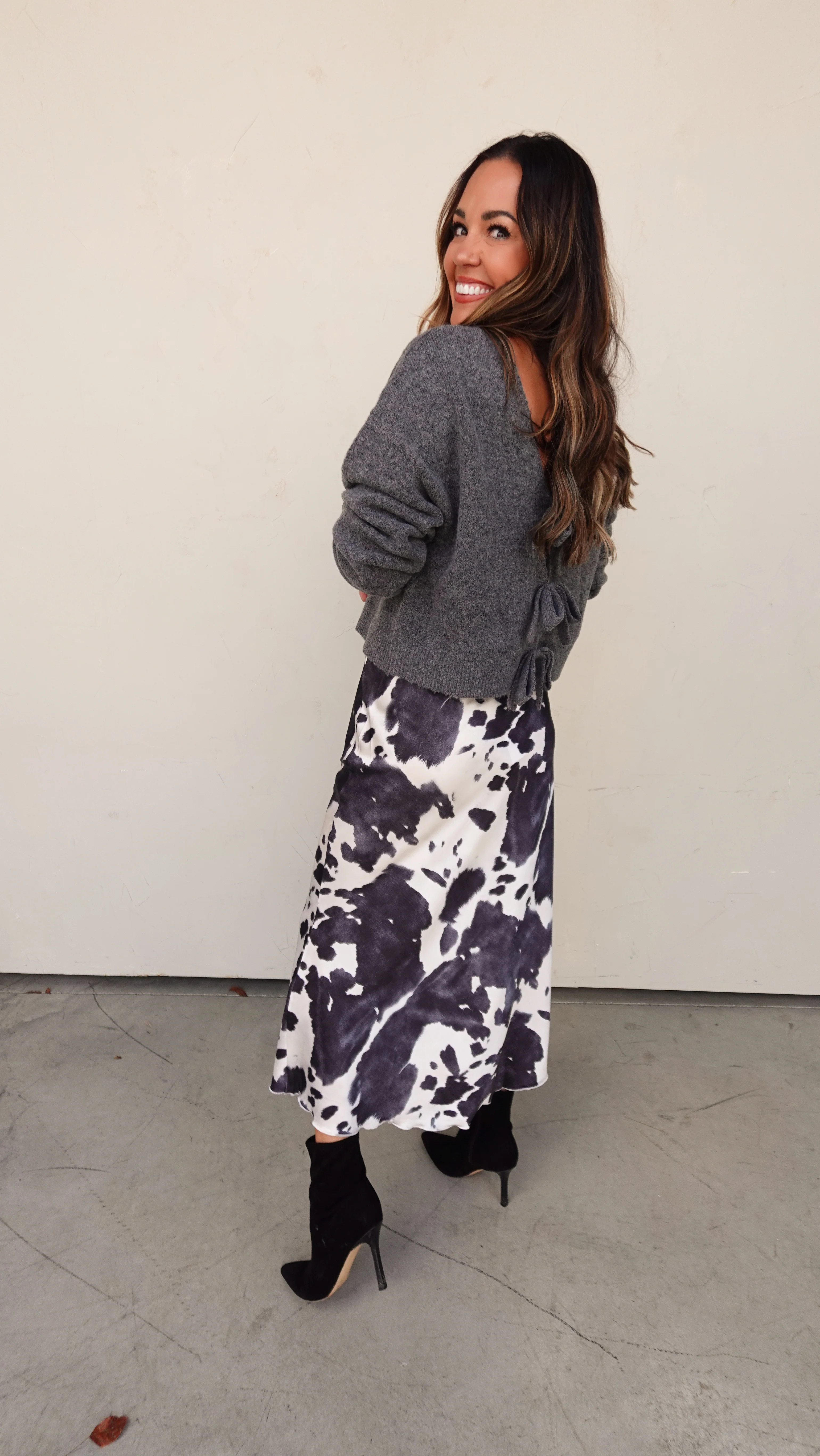 Charcoal Reversible Sweater with Bow Detail - Image 8