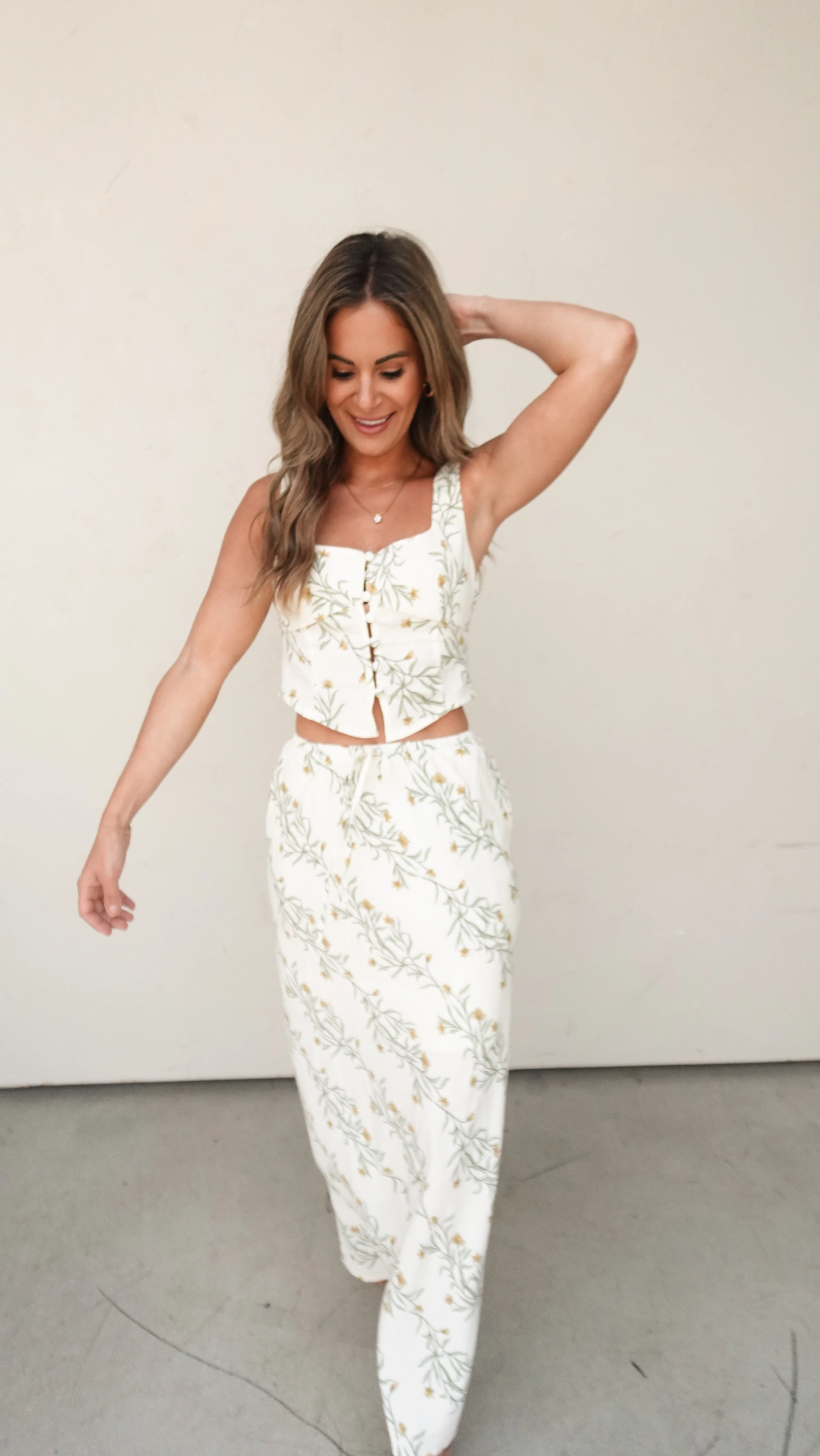 Cream Floral Tank and Skirt Set - Image 7