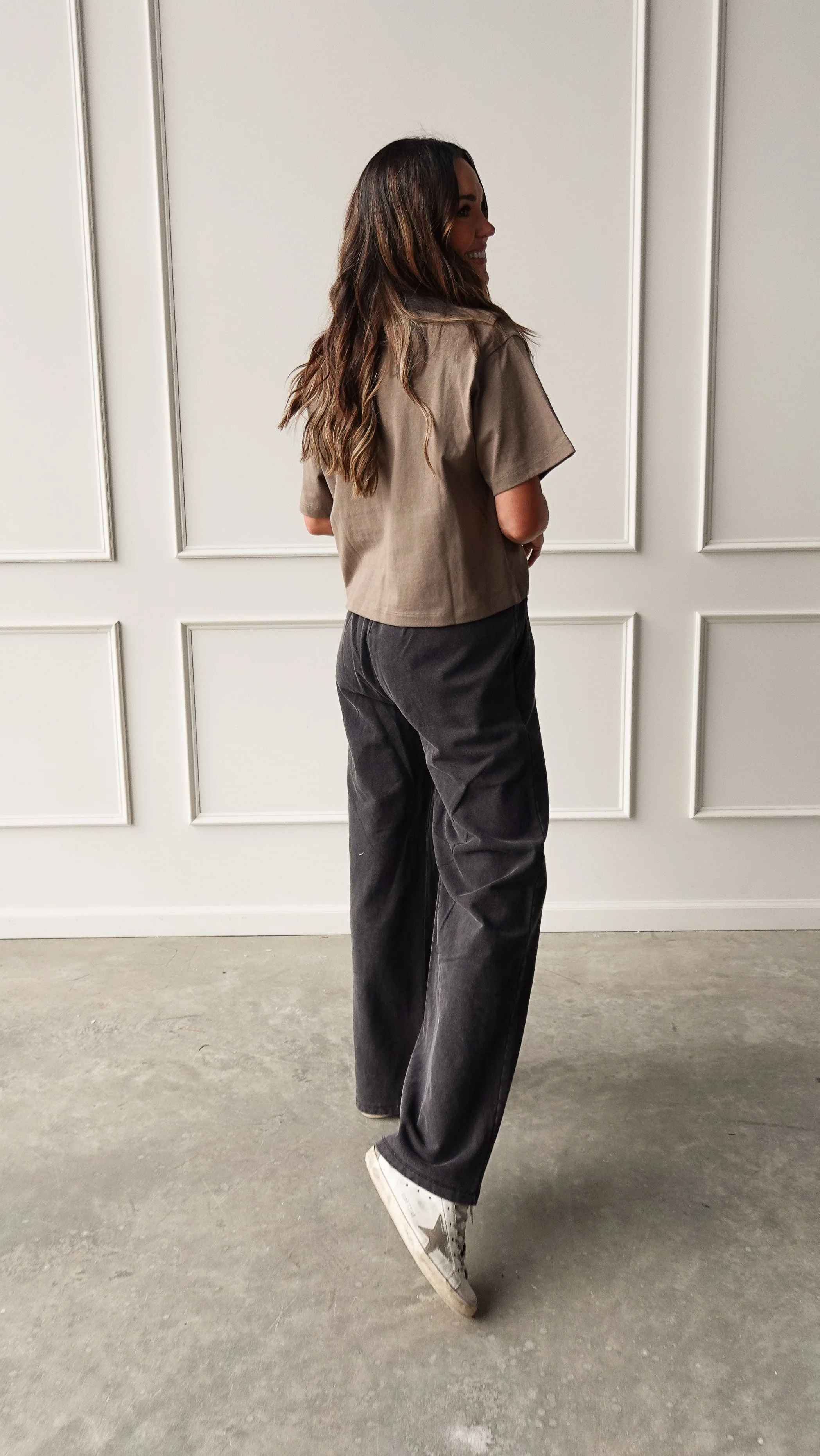 Olive Short Sleeve Linen Tee - Image 7