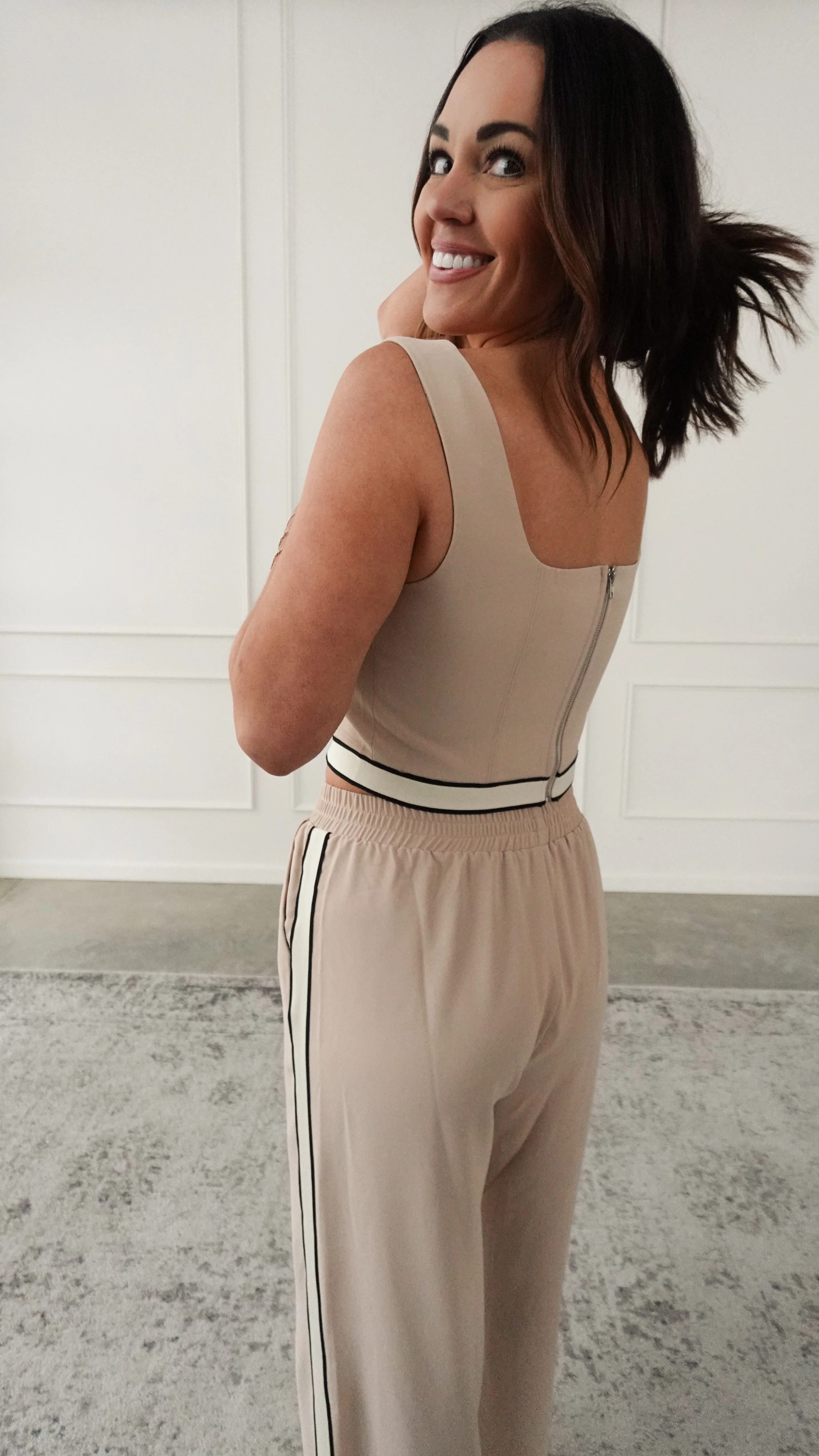Tan Contrast Stripe Cropped Tank - Image 4